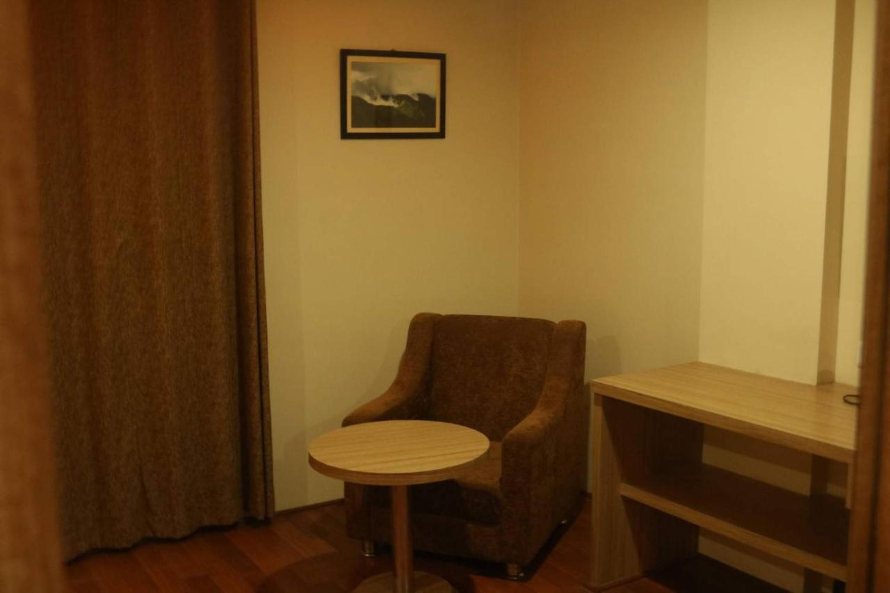 Hotel The Kalyaniz กูวาฮาติ ภายนอก รูปภาพ