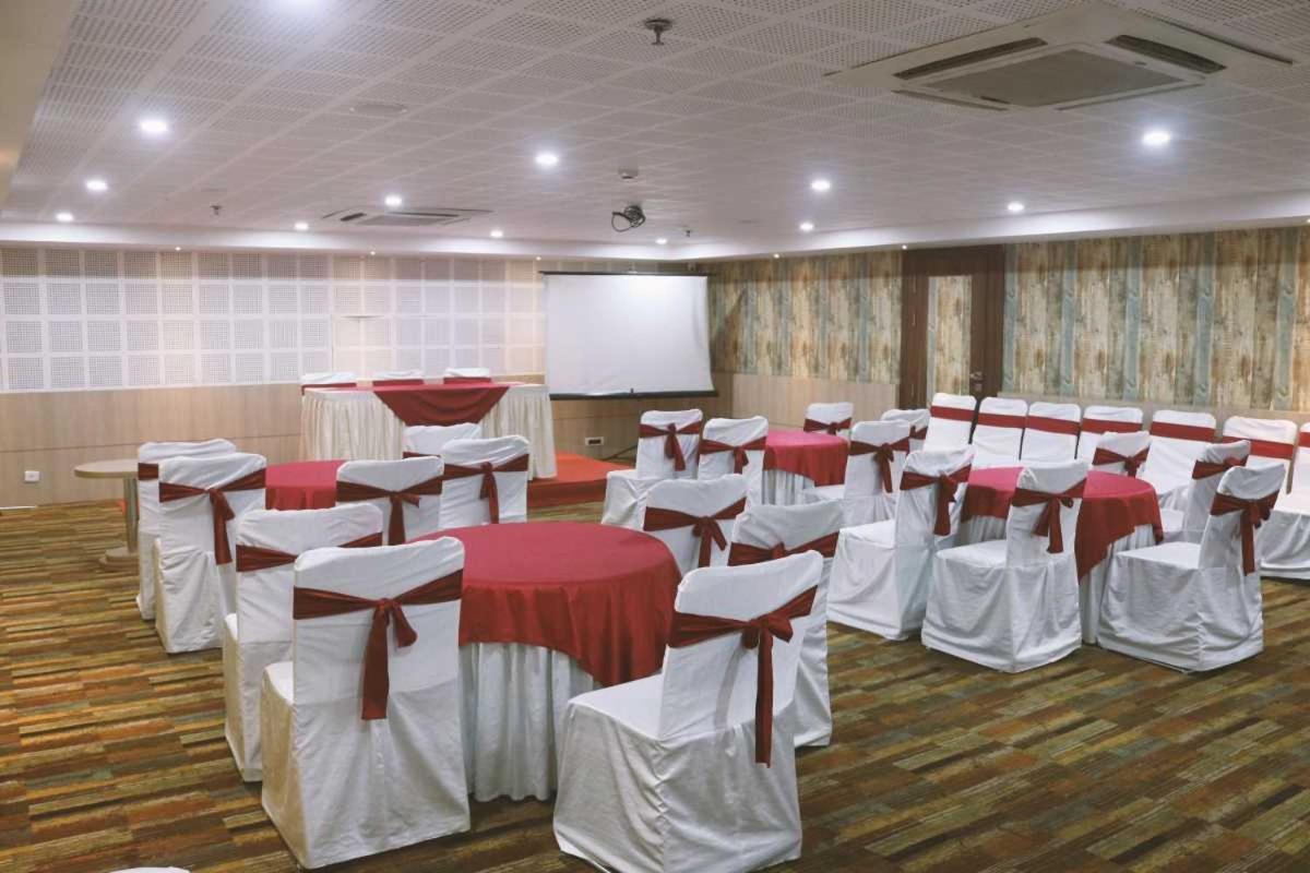 Hotel The Kalyaniz กูวาฮาติ ภายนอก รูปภาพ