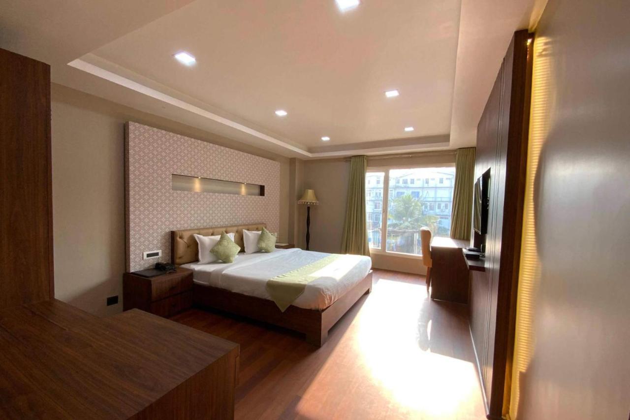 Hotel The Kalyaniz กูวาฮาติ ภายนอก รูปภาพ