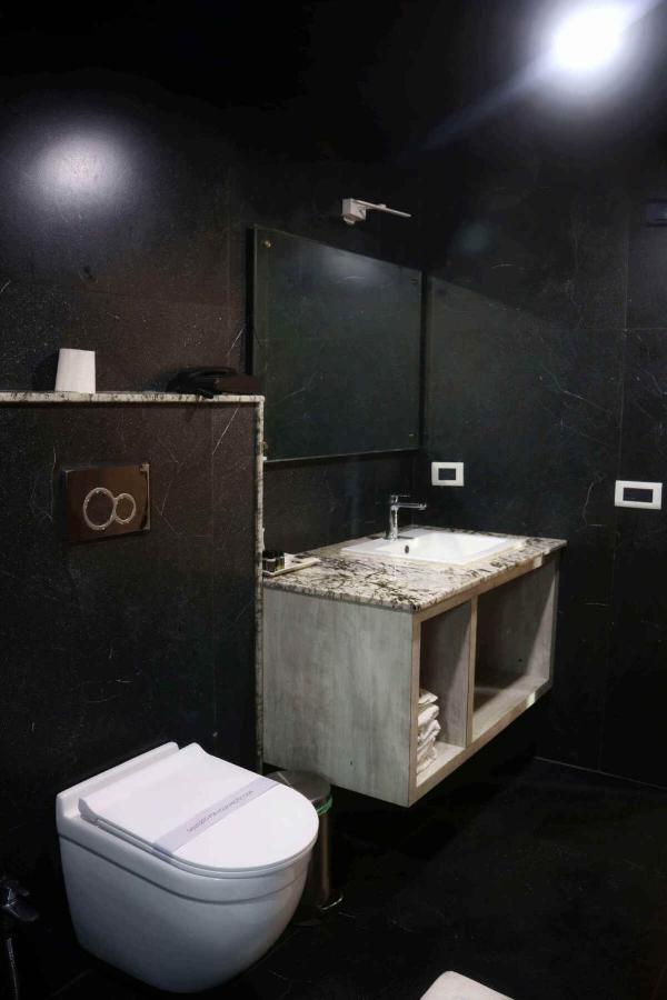Hotel The Kalyaniz กูวาฮาติ ภายนอก รูปภาพ