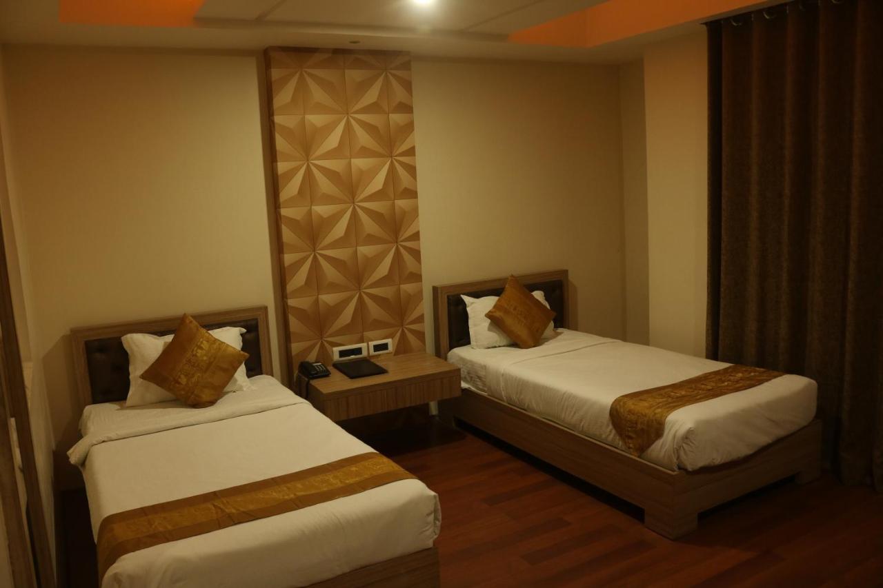 Hotel The Kalyaniz กูวาฮาติ ภายนอก รูปภาพ