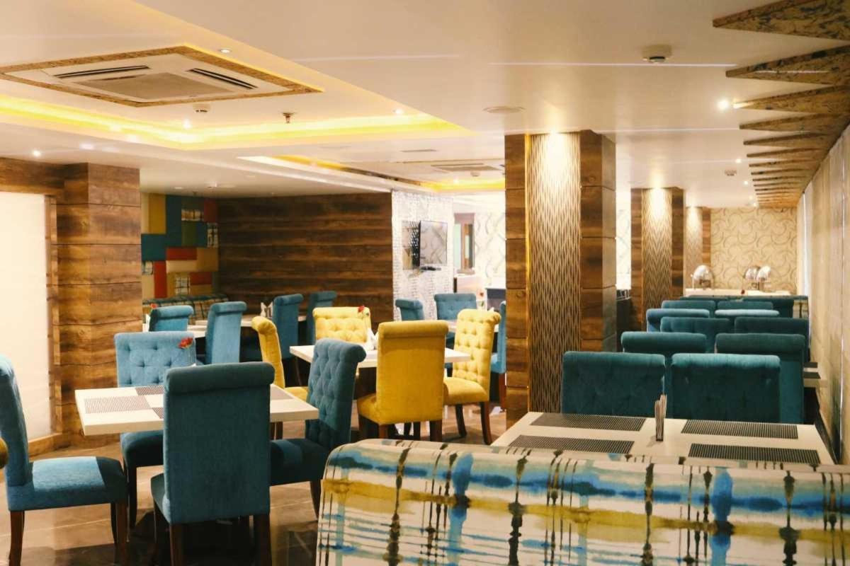 Hotel The Kalyaniz กูวาฮาติ ภายนอก รูปภาพ