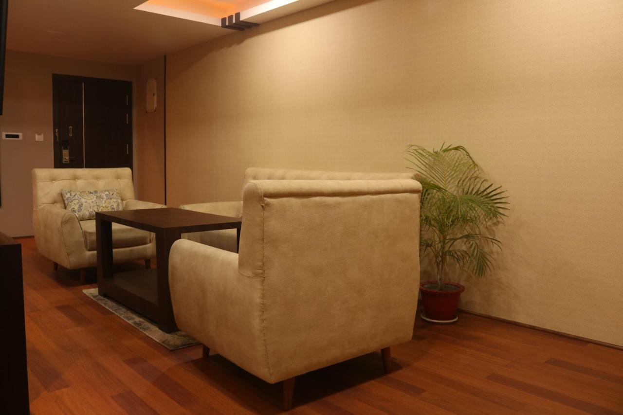 Hotel The Kalyaniz กูวาฮาติ ภายนอก รูปภาพ