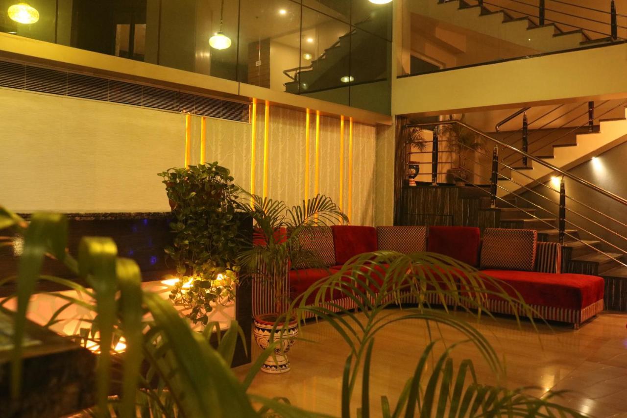 Hotel The Kalyaniz กูวาฮาติ ภายนอก รูปภาพ